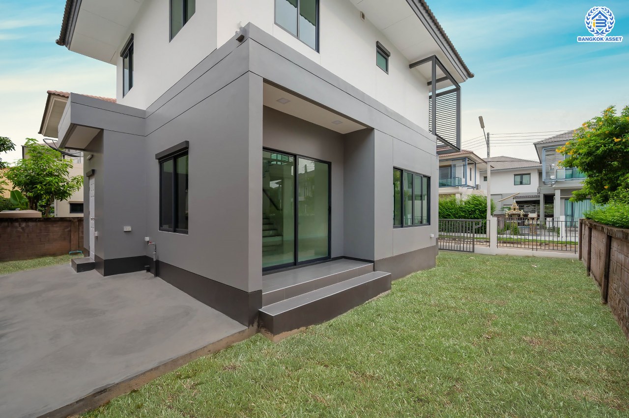 บ้านมือสองตกแต่งใหม่ โครงการ สราญสิริ ติวานนท์-แจ้งวัฒนะ1 เนื้อที่ 50.8 ตร.ว. ดีไซน์ตอบทุกไลฟ์สไตล์ ฟังก์ชัน 3 ห้องนอน 2 ห้องน้ำ จอดรถได้ 2 คัน Living กว้างขวาง บนทำเลติดถนนใหญ่ เชื่อมต่อทุกเส้นทาง ใกล้จุดขึ้นทางด่วน "ศรีสมาน"